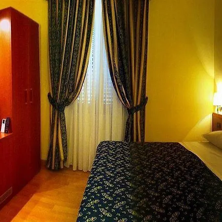 Saint Peter Pensión 4*